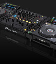 CDJ-2000Nexus_ANGLE_LEFT_CONFIG_BLK